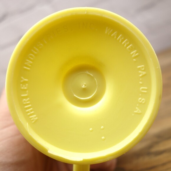 Indianapolis 500 Vintage Yellow Travel Coffee Mug Cup Whirley International - Picture 6 of 6